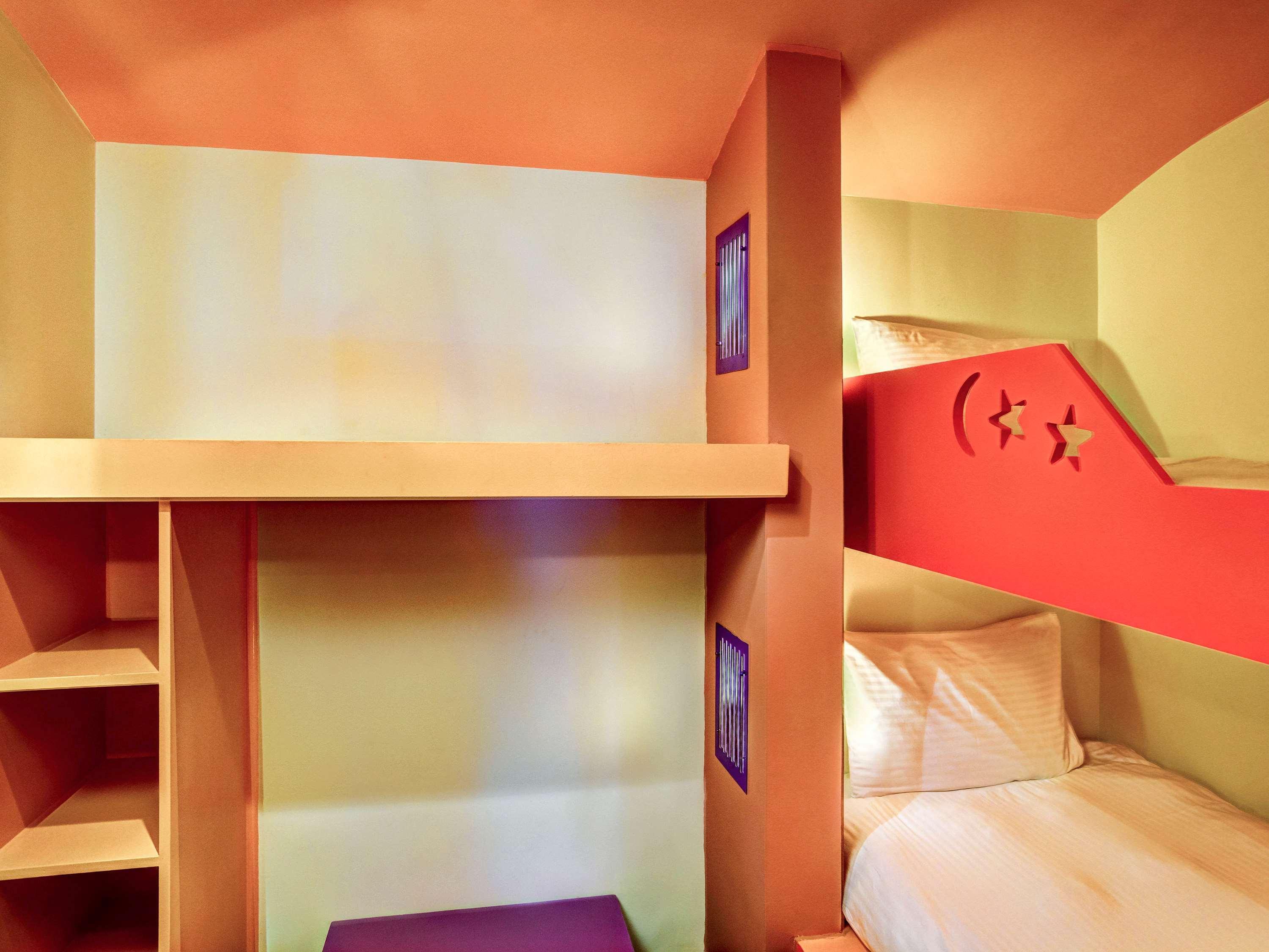 Hotel Novotel Sarm es-Sejk Kültér fotó A typical room at the Ibis budget hotel in Paris